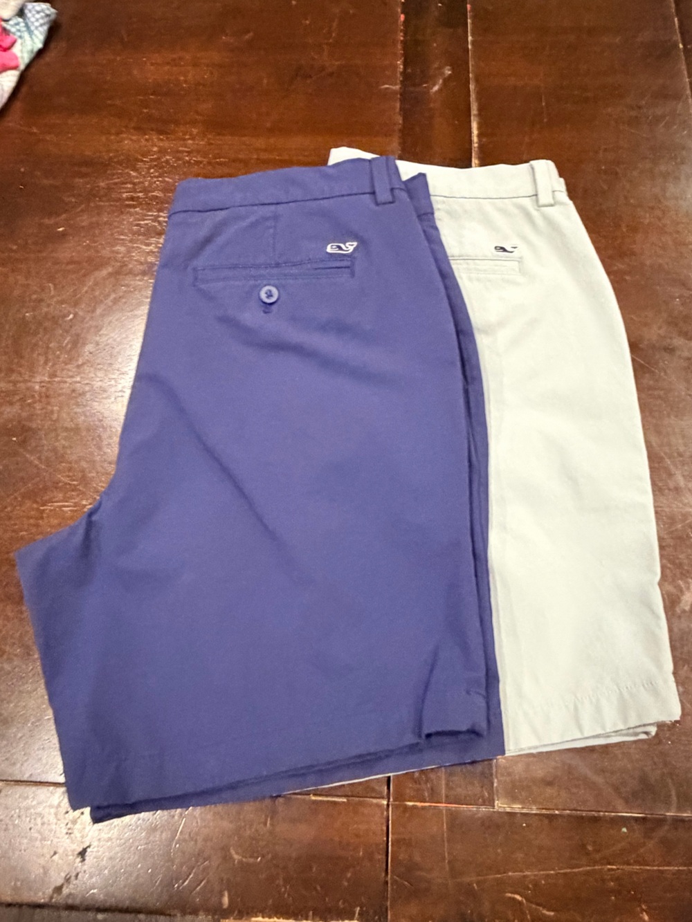 Vineyard Vines Two-Pack 8” Performance Shorts in Navy and Light Gray
